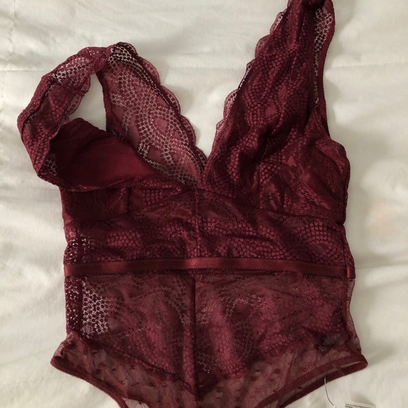 Burgundy Lace Bodysuit - Picture 3 of 3